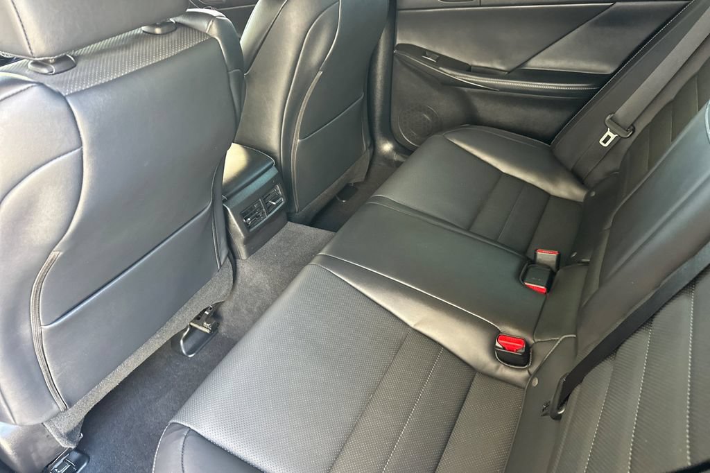 Used 2025 Lexus IS 350 F Sport RWD image 13