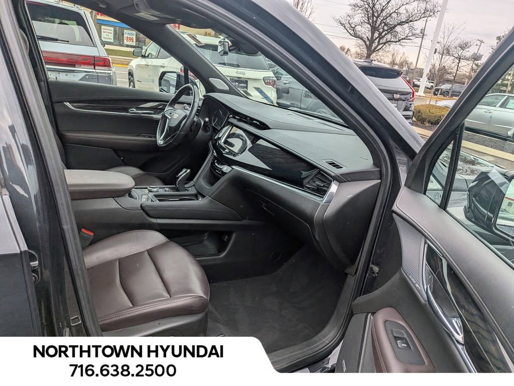 Used 2023 Cadillac XT6 Premium Luxury image 38