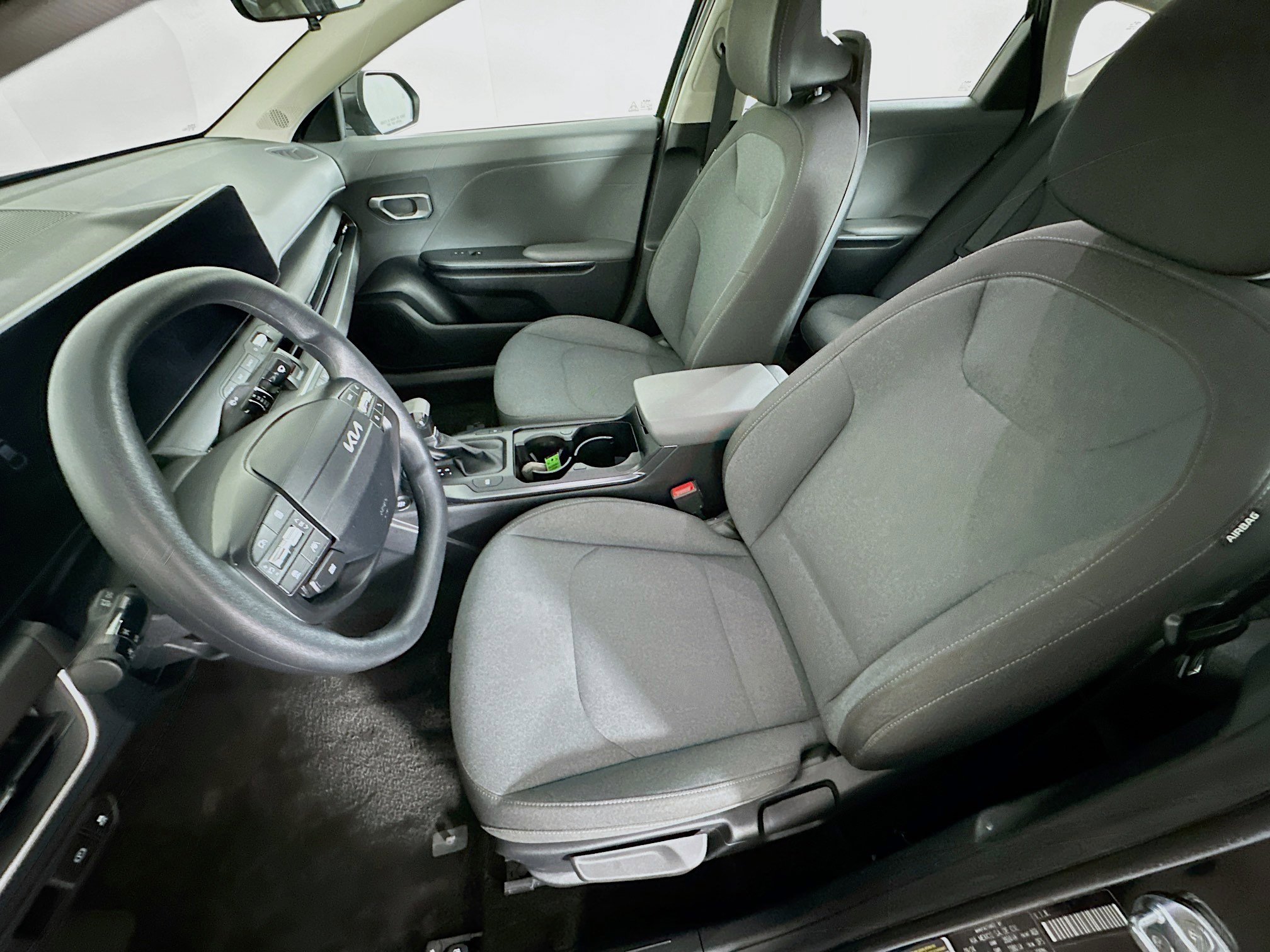 Used 2025 Kia K4 LXS image 13