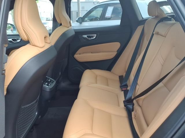 Used 2023 Volvo XC60 B5 Ultimate w/ Climate Package AWD/4WD image 15