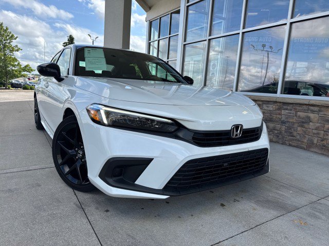 Used 2022 Honda Civic Sport image 2