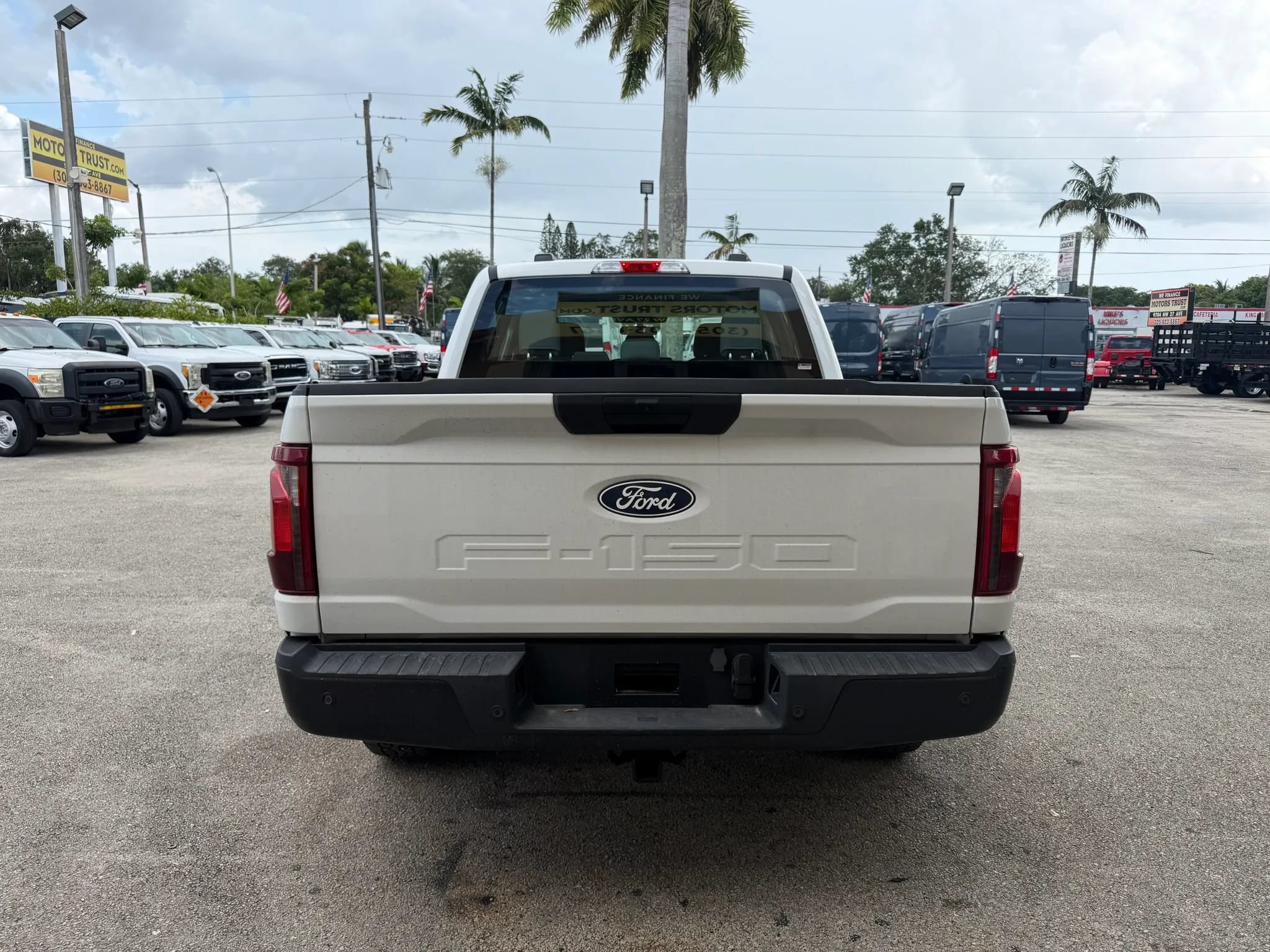 Used 2024 Ford F150 XL w/ Tow/Haul Package RWD image 4