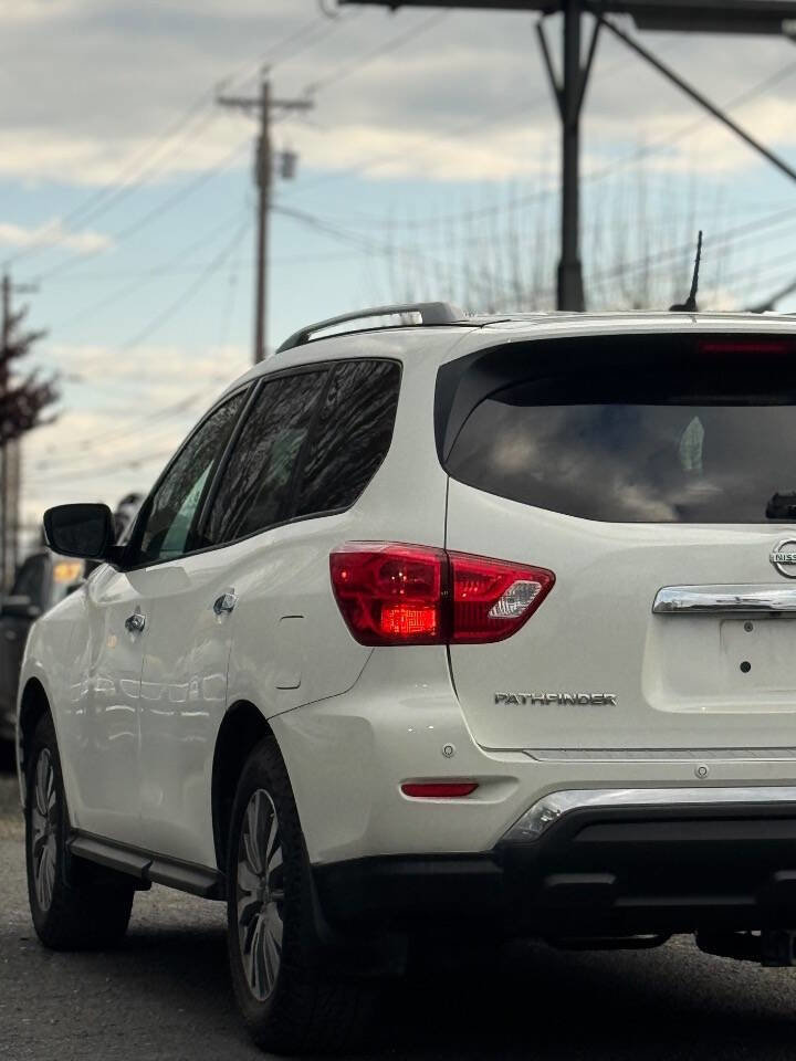 Used 2018 Nissan Pathfinder SV AWD/4WD image 11
