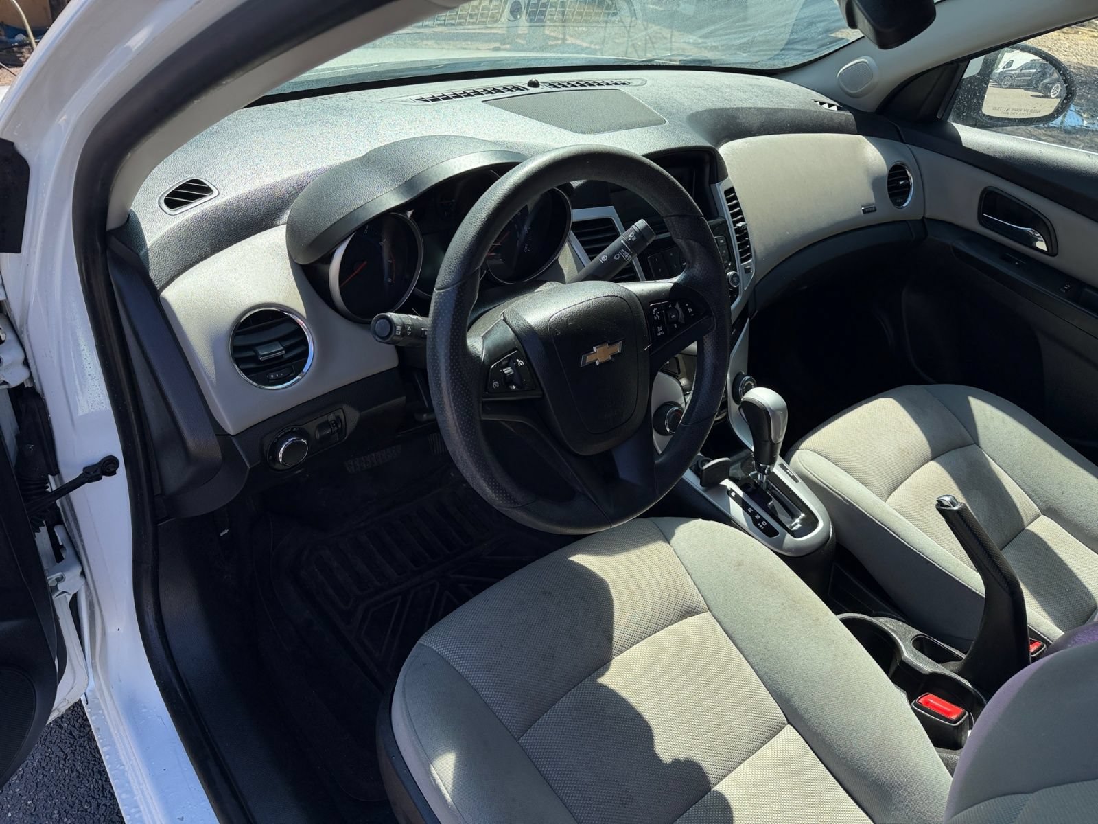 Used 2016 Chevrolet Cruze LT FWD image 18
