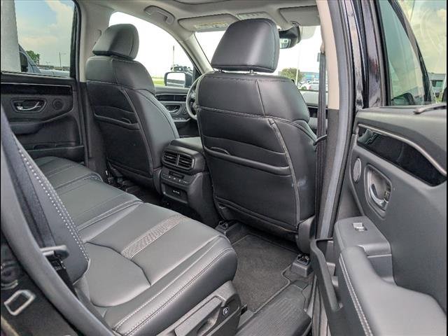 Used 2025 Honda Pilot Touring image 24