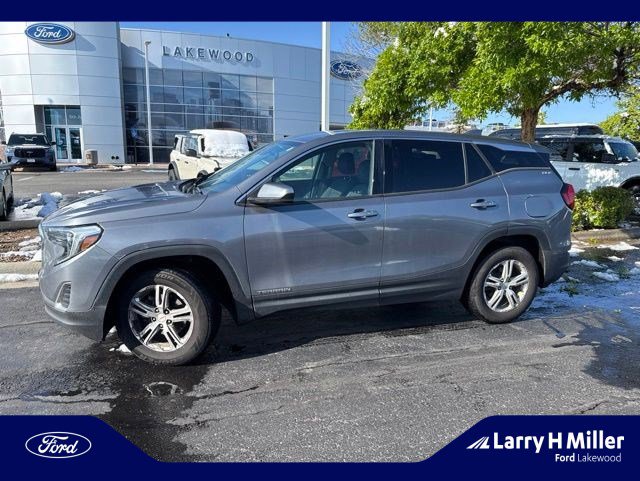 Used 2018 GMC Terrain SLE AWD/4WD image 1