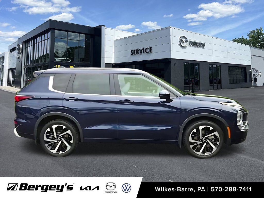 Used 2023 Mitsubishi Outlander SEL AWD/4WD image 11