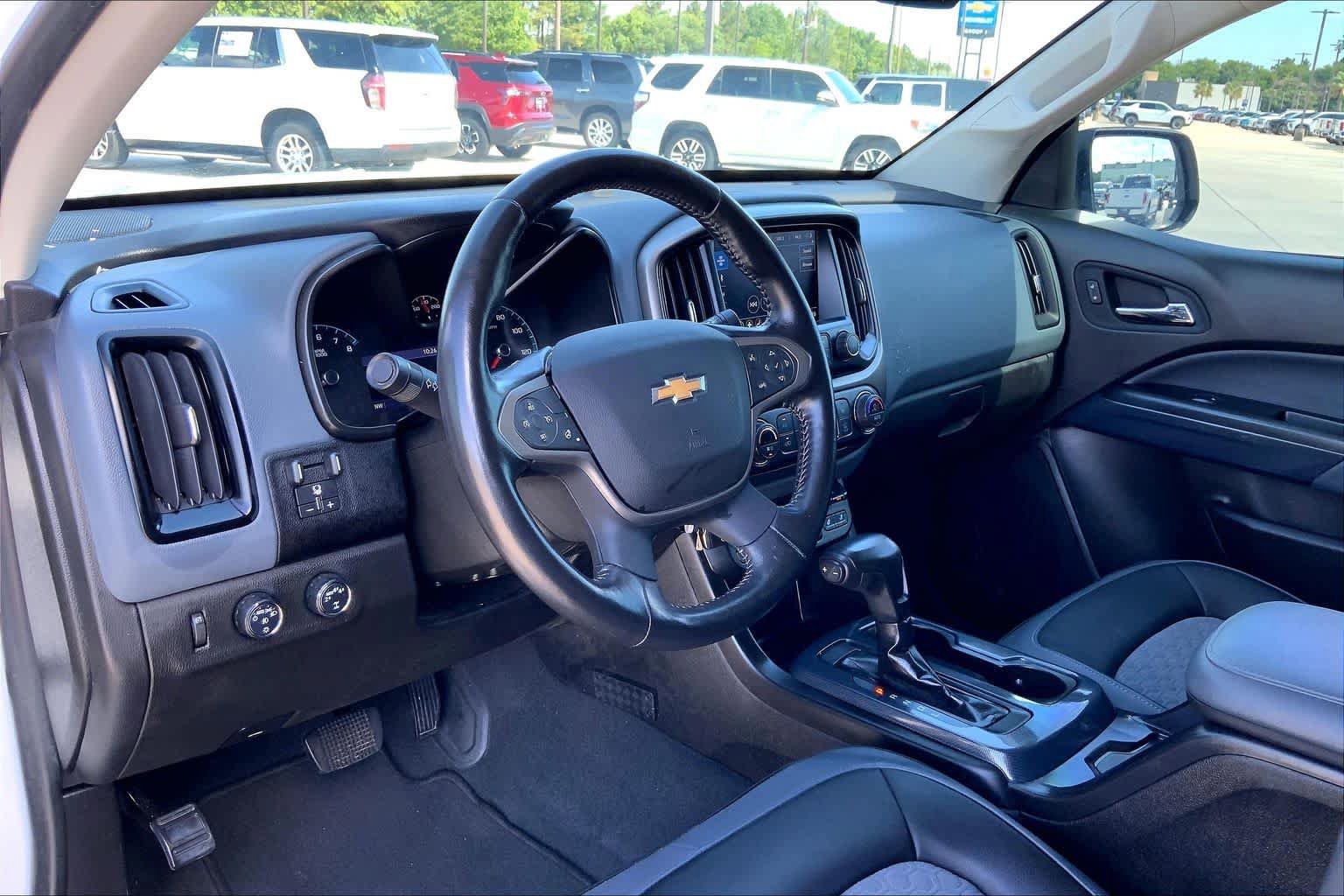 Used 2021 Chevrolet Colorado Z71 AWD/4WD image 17