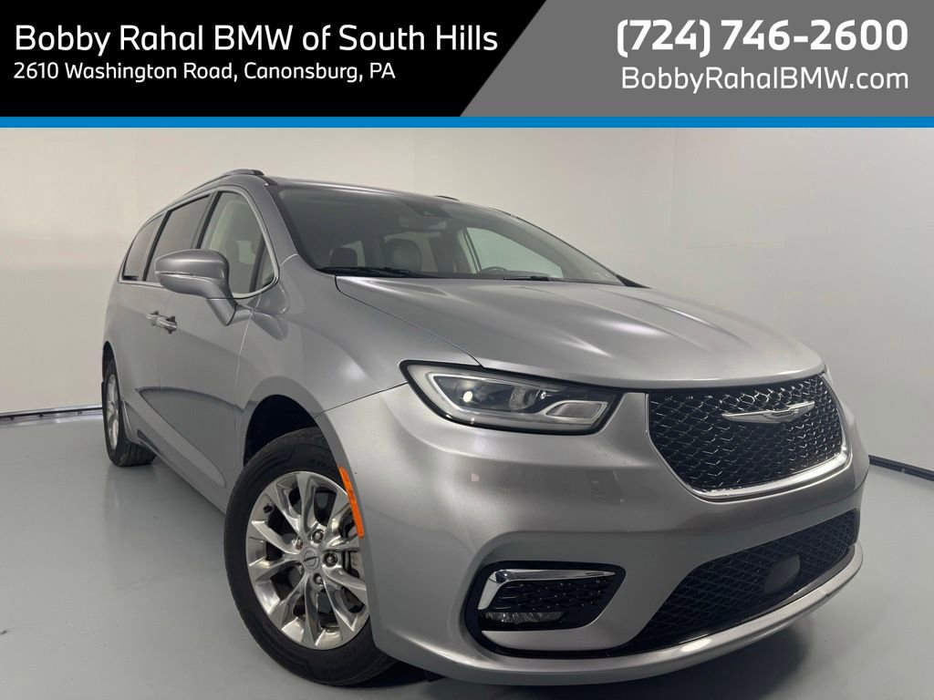 Used 2021 Chrysler Pacifica Touring-L w/ Uconnect Theater Family Group AWD/4WD image 1