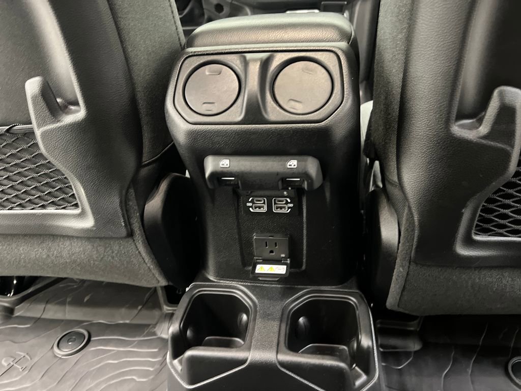 Used 2024 Jeep Wrangler Unlimited Rubicon w/ XTREMEE 35" Tire Package AWD/4WD image 19