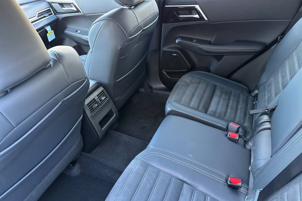 New 2026 Mitsubishi Outlander SE AWD/4WD image 12