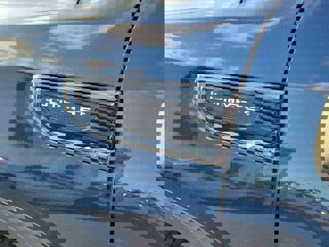 Used 2022 GMC Sierra 1500 Denali Ultimate image 9