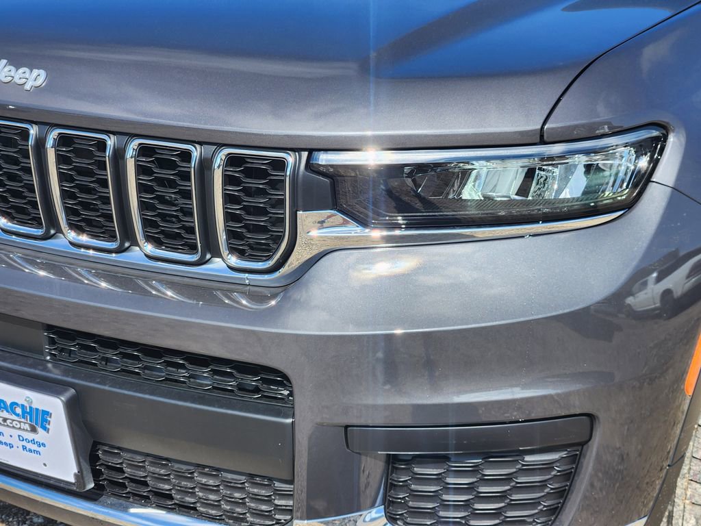 New 2026 Jeep Grand Cherokee L Laredo image 5