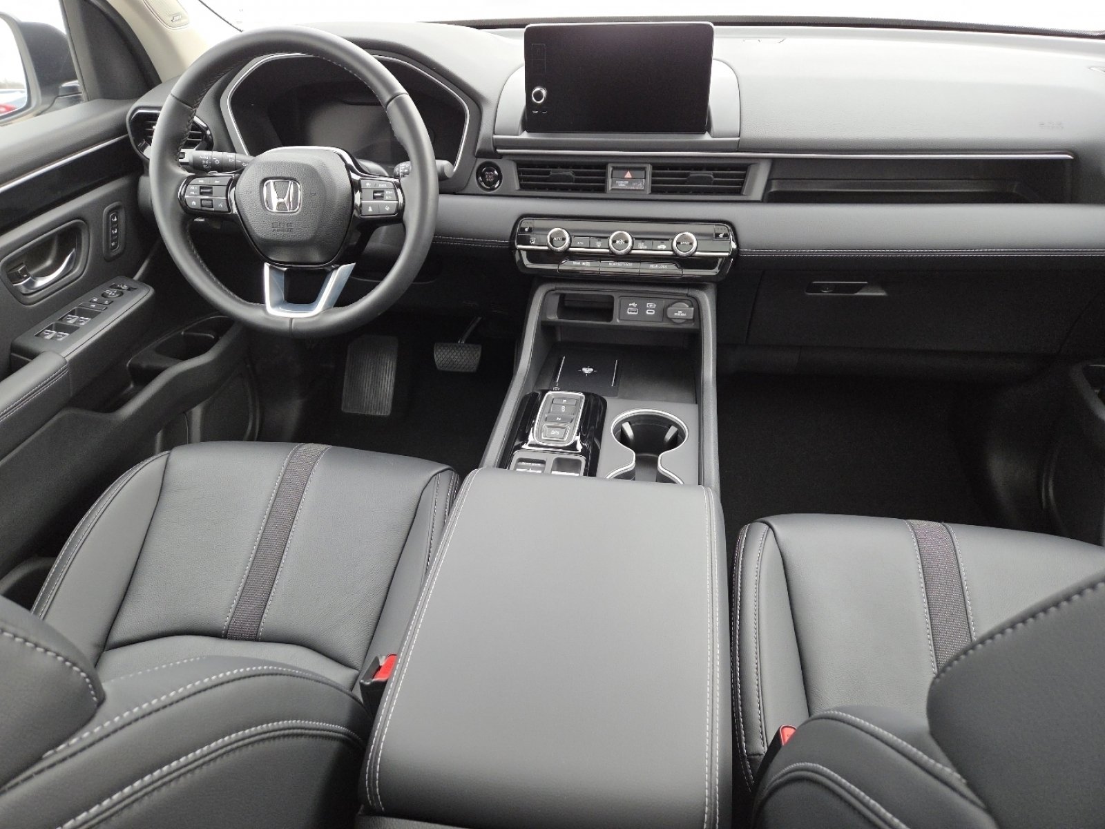 Used 2025 Honda Pilot Touring image 26