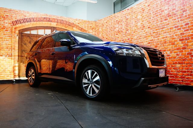 Certified 2024 Nissan Pathfinder SL AWD/4WD image 3