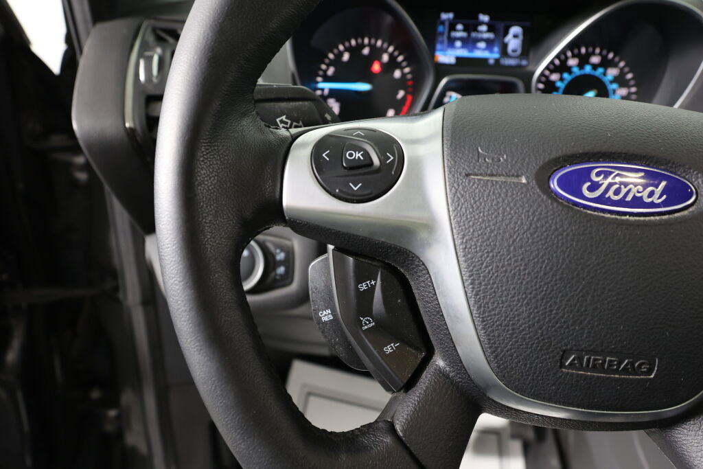 Used 2016 Ford Escape Titanium image 29