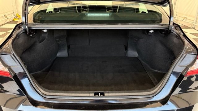 Used 2025 Toyota Camry SE FWD image 4