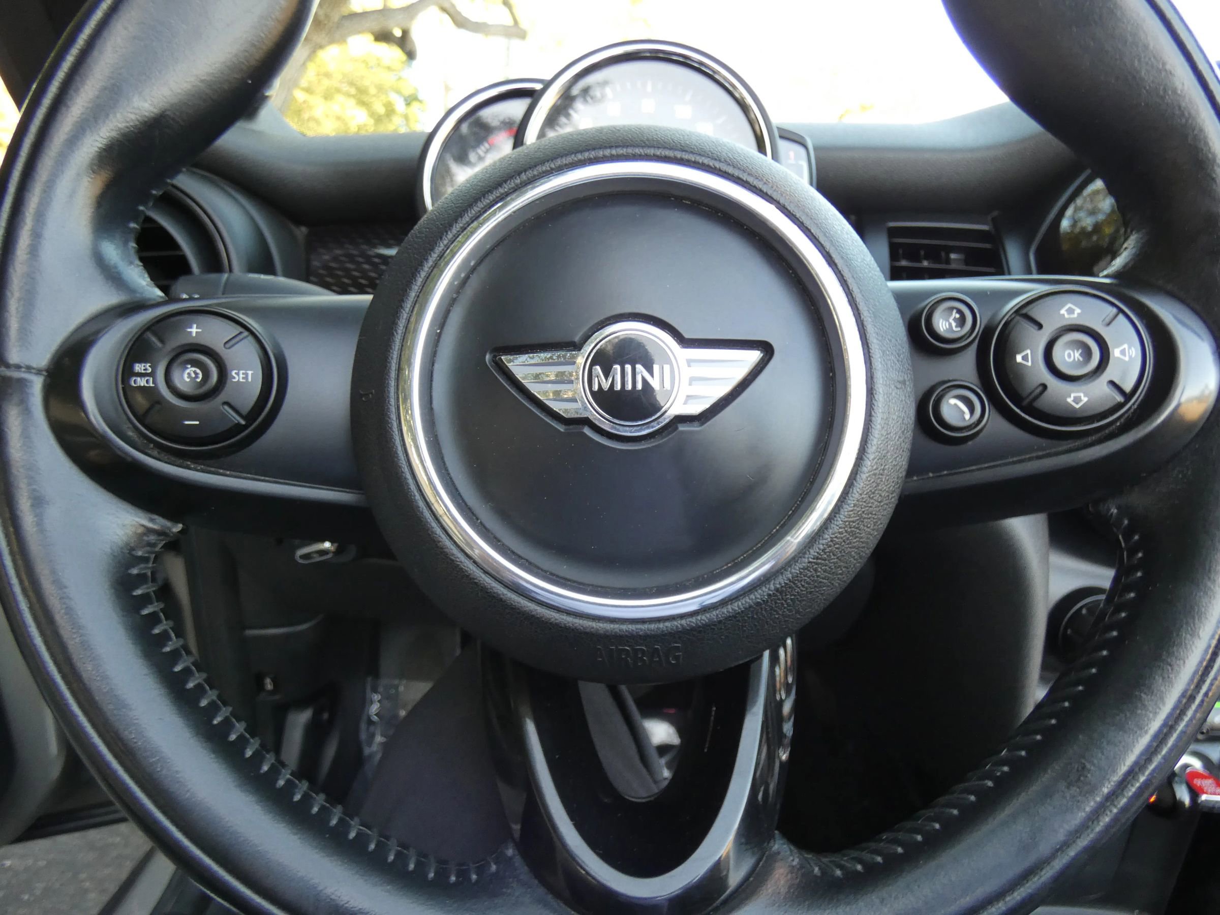 Used 2018 MINI Cooper S w/ Premium Package image 52