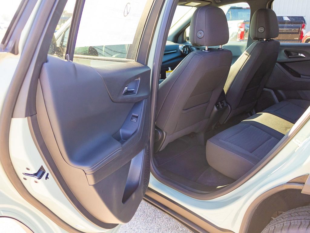 New 2025 Chevrolet Equinox LT w/ Safety and Technology Package image 19