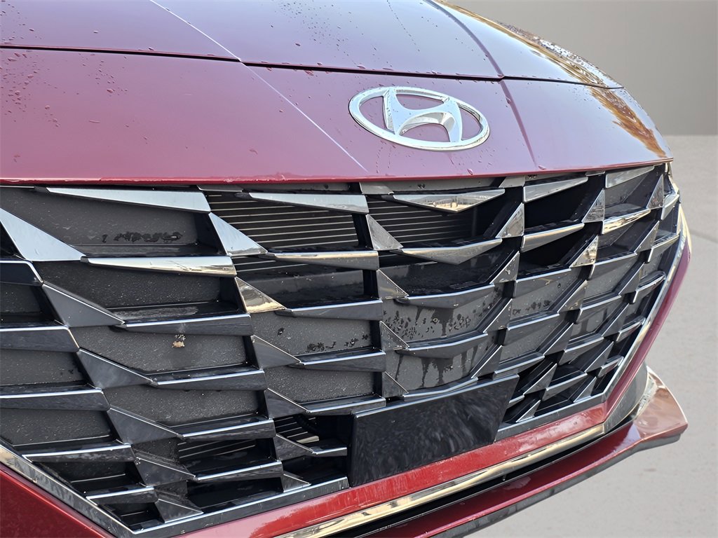 Used 2023 Hyundai Elantra Limited image 9