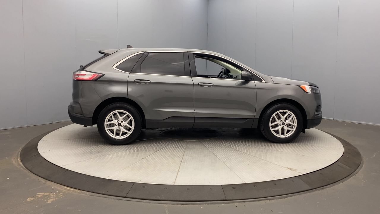 Used 2024 Ford Edge SEL AWD/4WD image 6