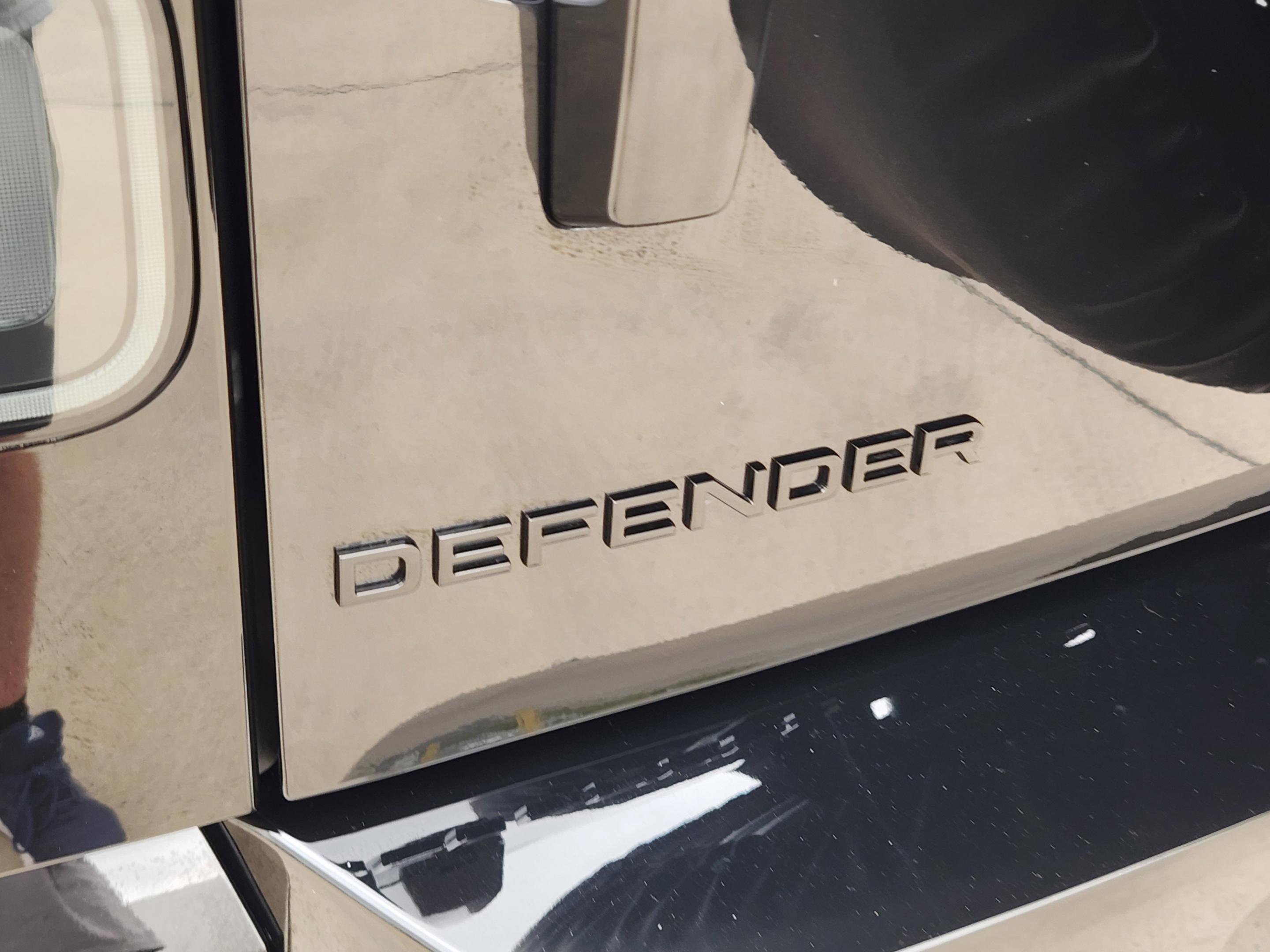 New 2026 Land Rover Defender 110 S AWD/4WD image 31