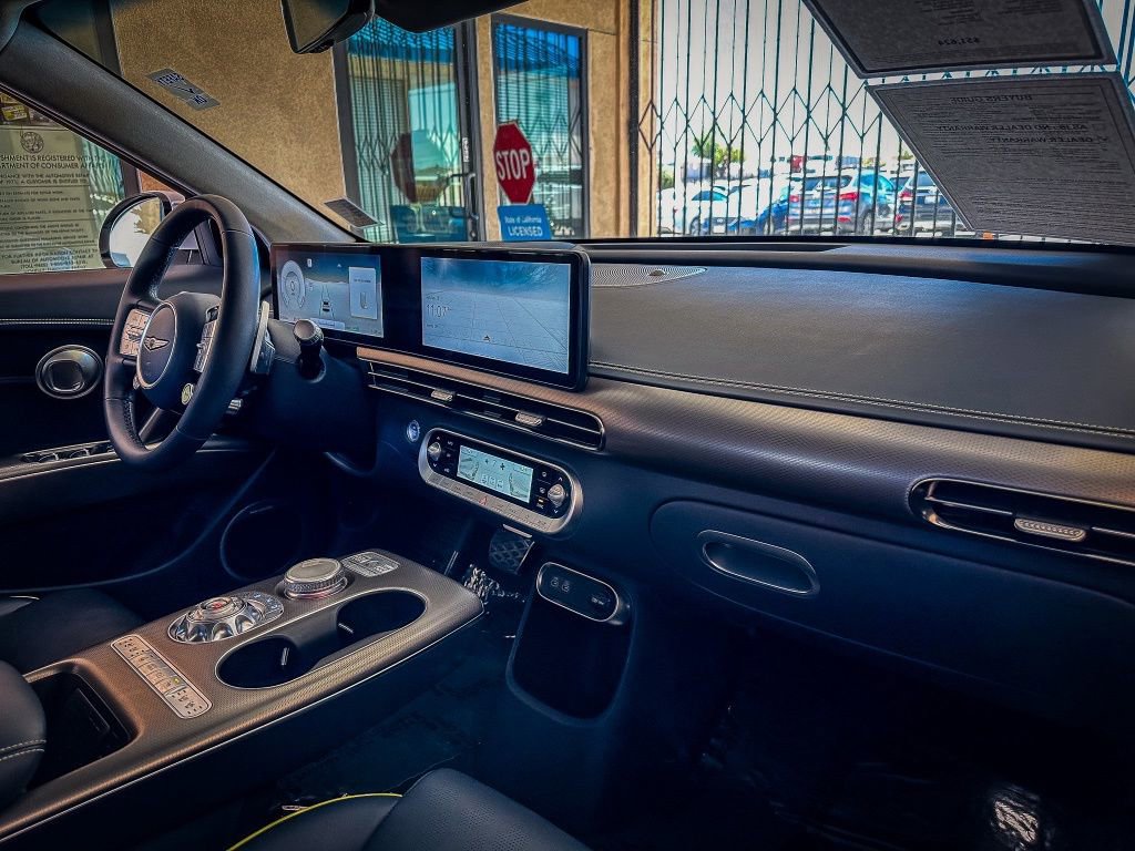 Used 2023 Genesis GV60 Performance image 31