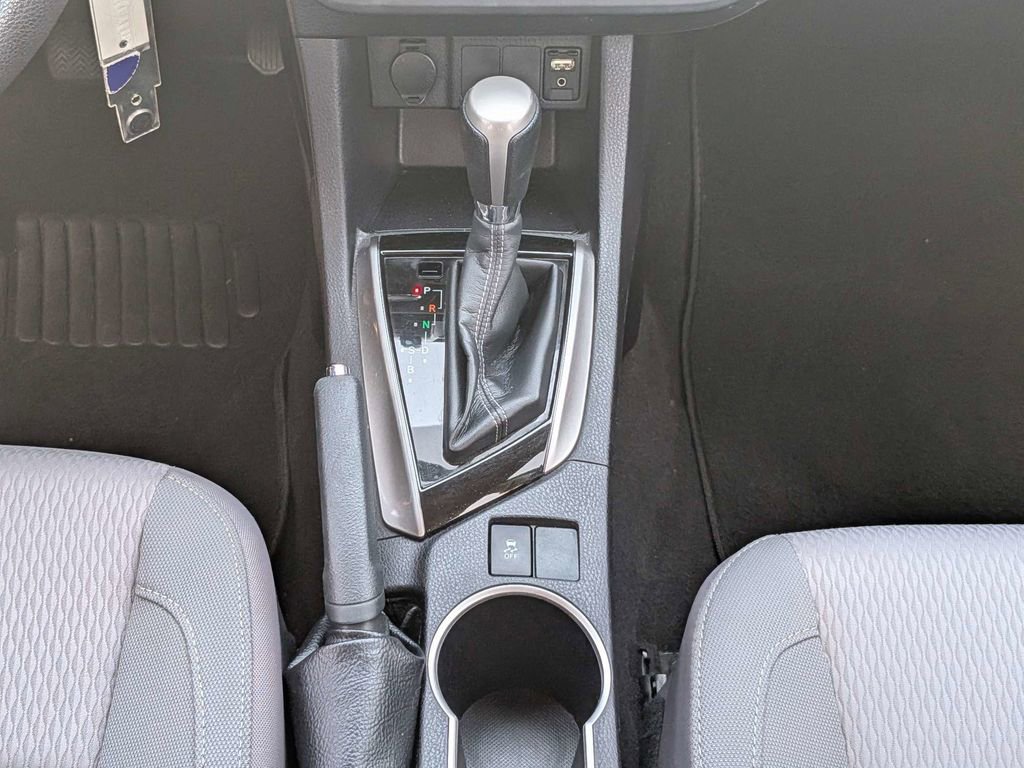Used 2015 Toyota Corolla LE image 18