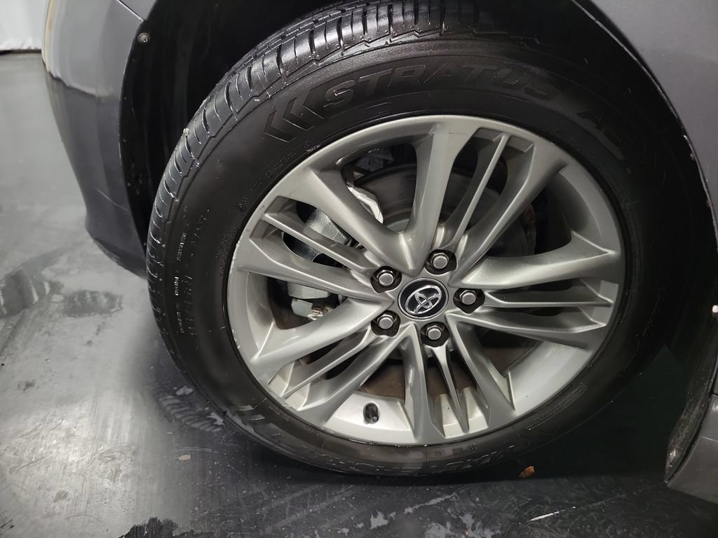 Used 2016 Toyota Camry SE FWD image 13