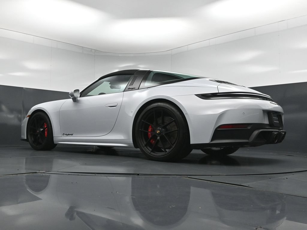 Certified 2025 Porsche 911 Targa 4 GTS AWD/4WD image 26