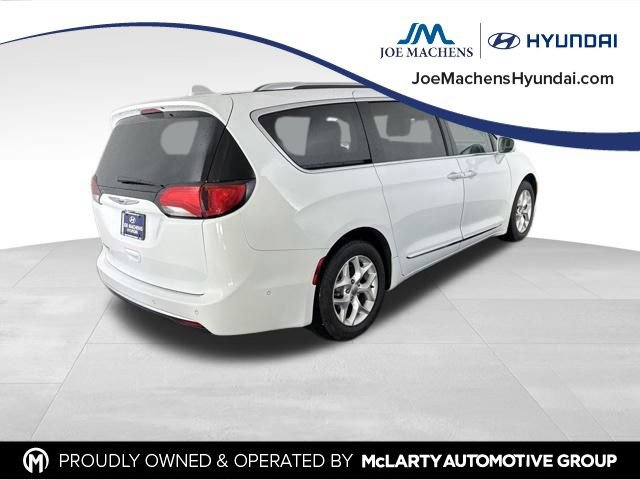 Used 2020 Chrysler Pacifica Touring-L Plus w/ Tire & Wheel Group FWD image 8