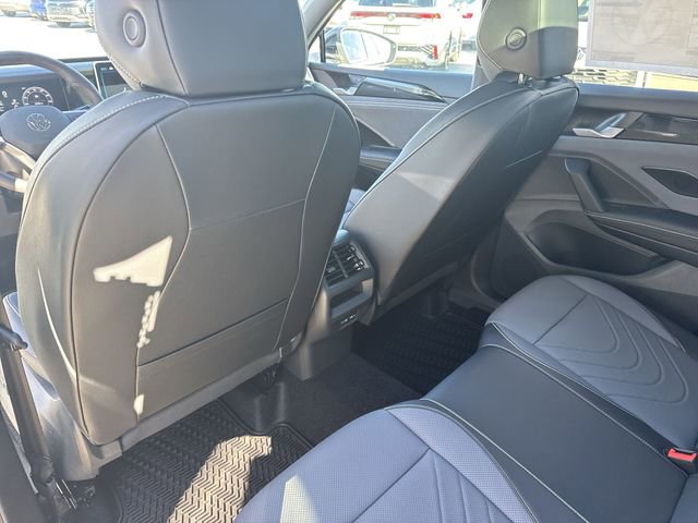 New 2026 Volkswagen Tiguan SE R-Line FWD image 22