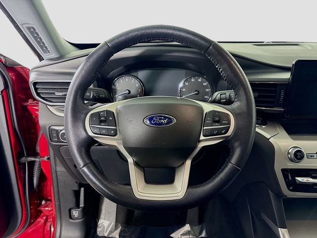 Used 2022 Ford Explorer XLT w/ Equipment Group 202A AWD/4WD image 12