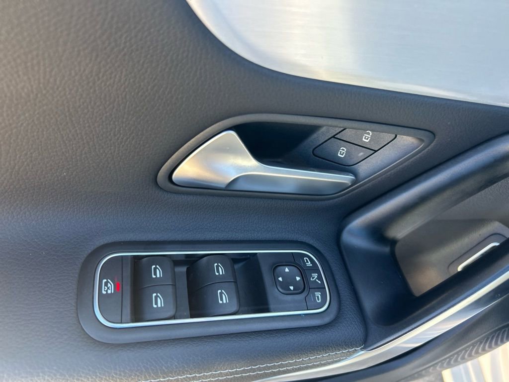 Used 2023 Mercedes-Benz CLA 250 image 48