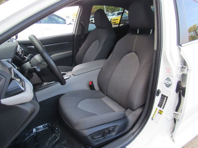 Used 2022 Toyota Camry LE image 7