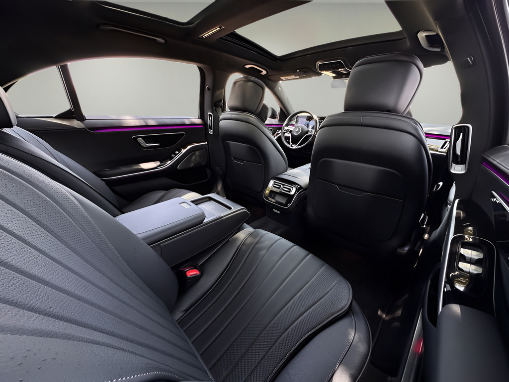 Used 2023 Mercedes-Benz S 580 4MATIC Sedan w/ AMG Line image 18