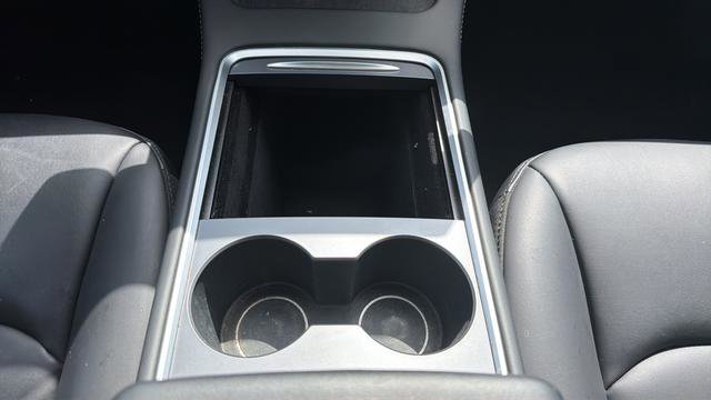 Used 2023 Tesla Model 3 Standard Range image 8