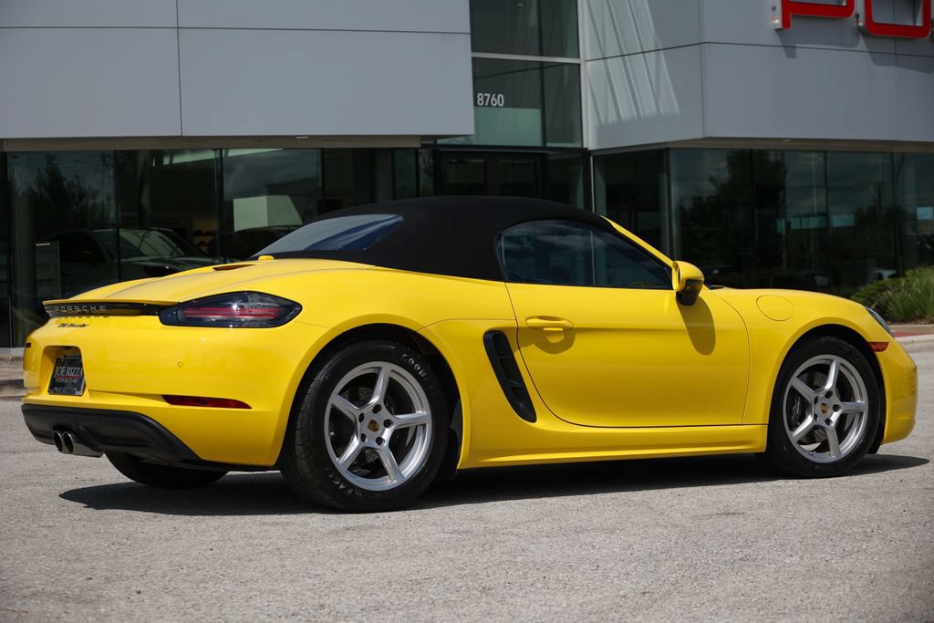 Certified 2024 Porsche 718 Boxster RWD image 17