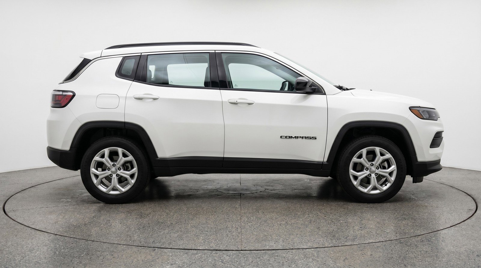 Used 2025 Jeep Compass Latitude AWD/4WD image 11