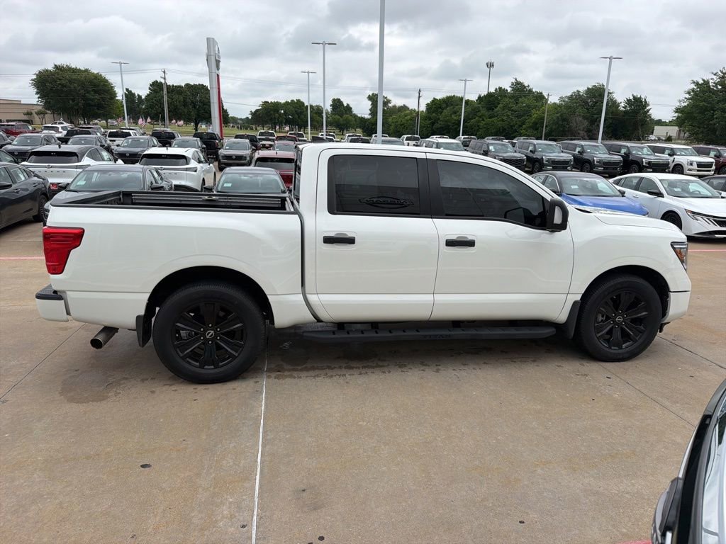 Used 2023 Nissan Titan SV w/ SV Convenience Package RWD image 6