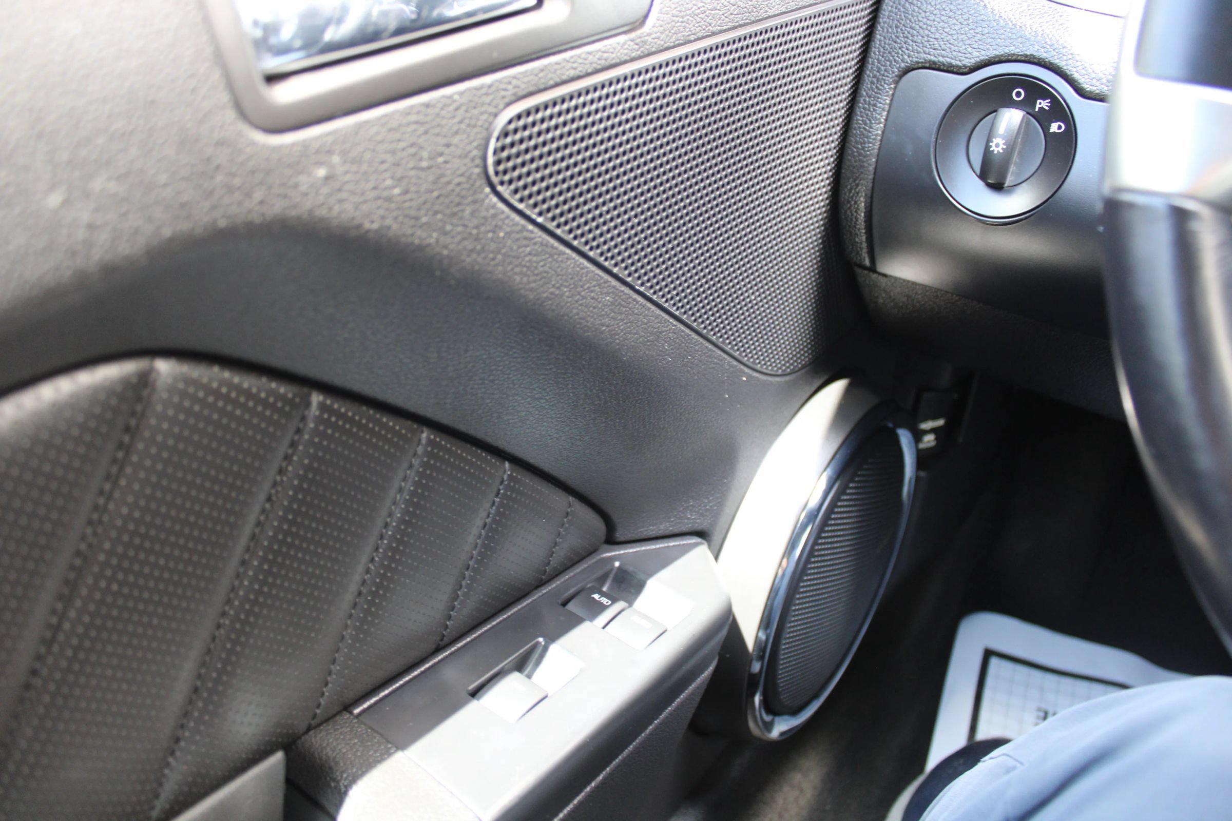 Used 2014 Ford Mustang Premium RWD image 25