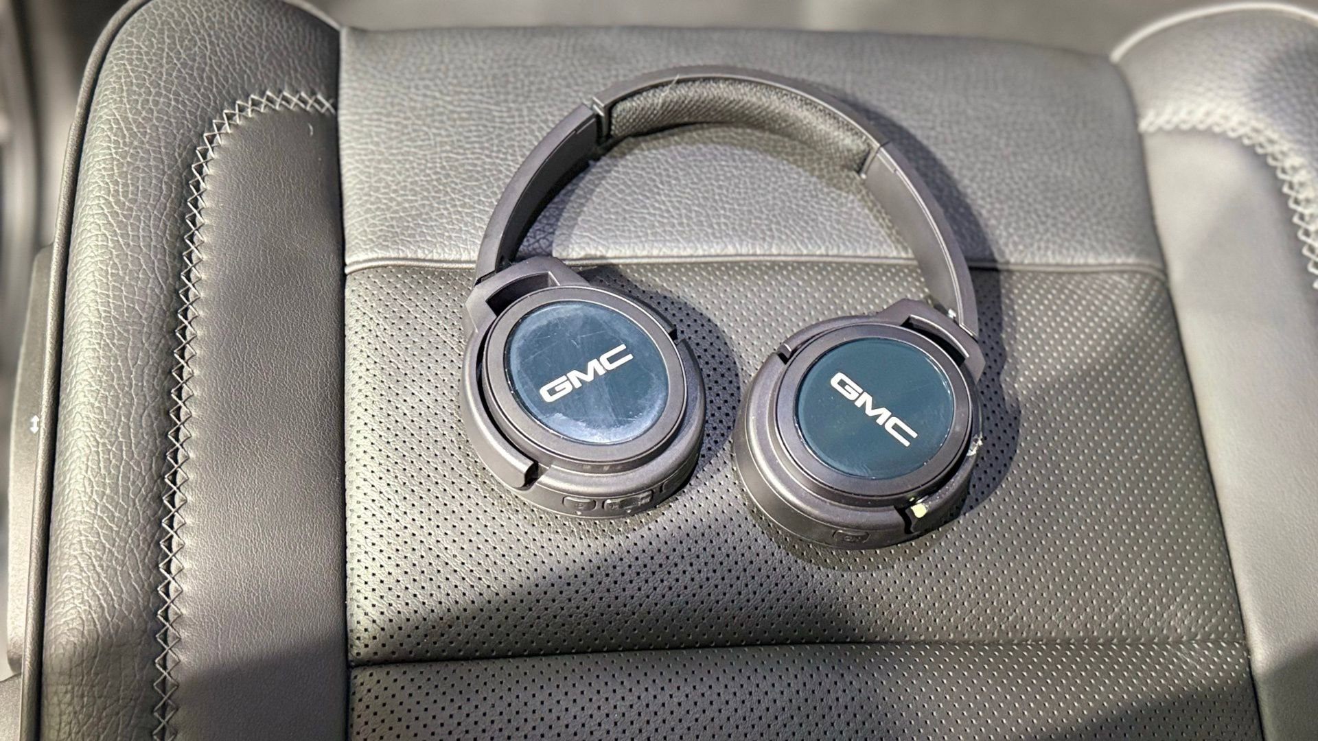 Used 2022 GMC Yukon Denali w/ Denali Ultimate Package image 63