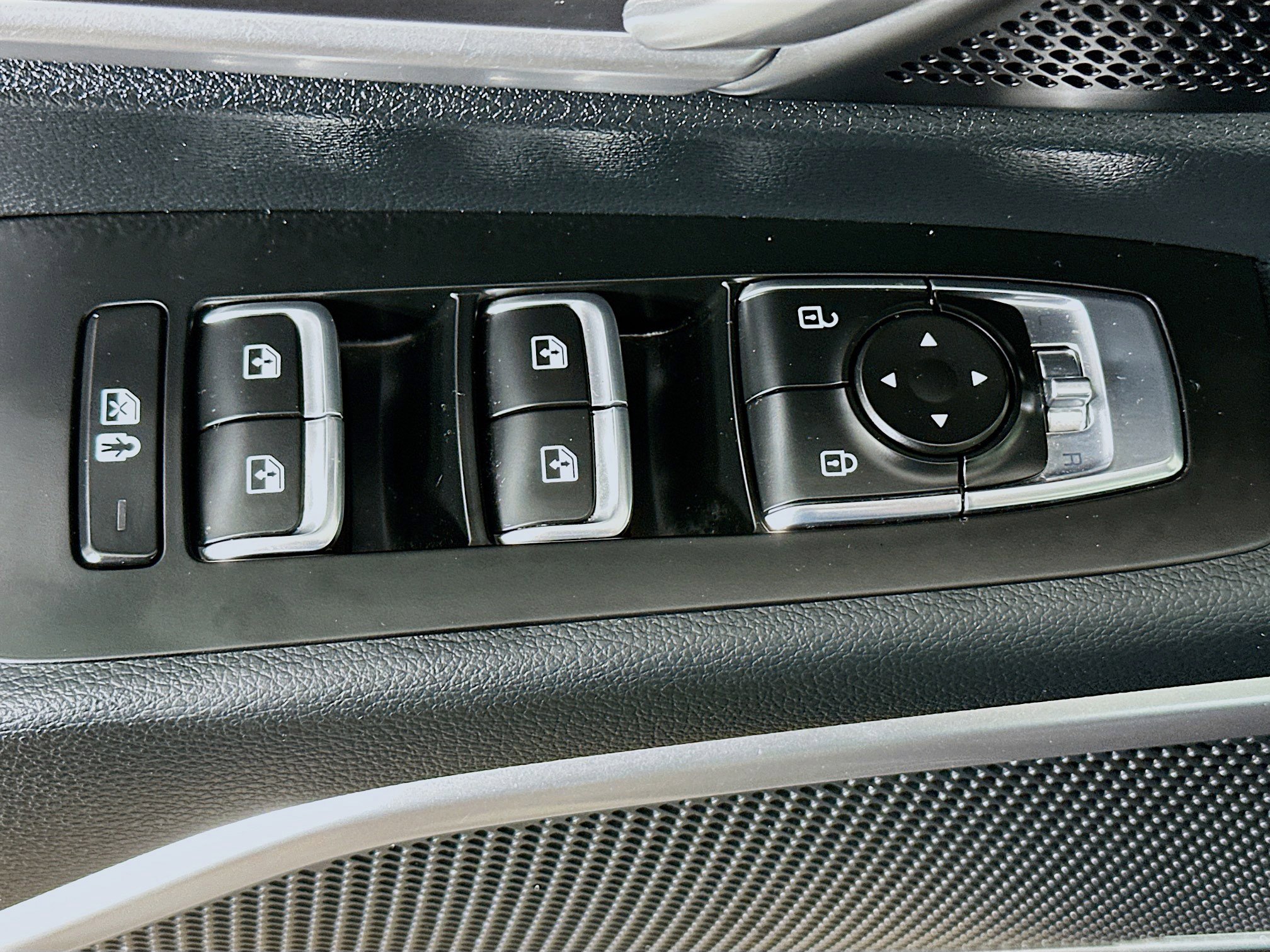 Used 2025 Kia Telluride S image 15