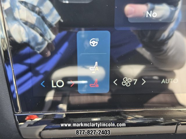 New 2027 Lincoln Navigator Premiere AWD/4WD image 18