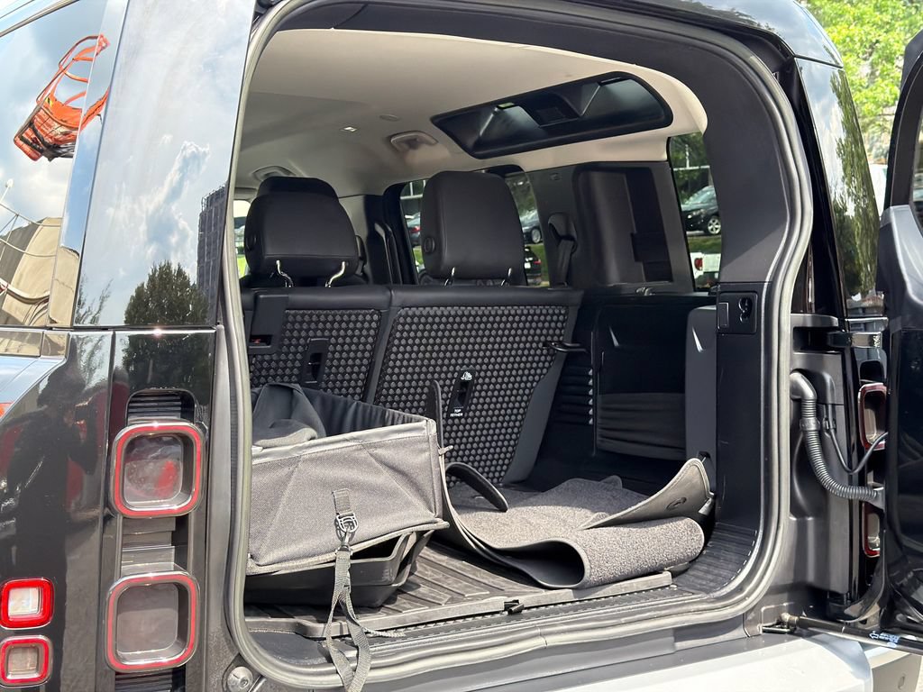 Used 2023 Land Rover Defender 110 S AWD/4WD image 8
