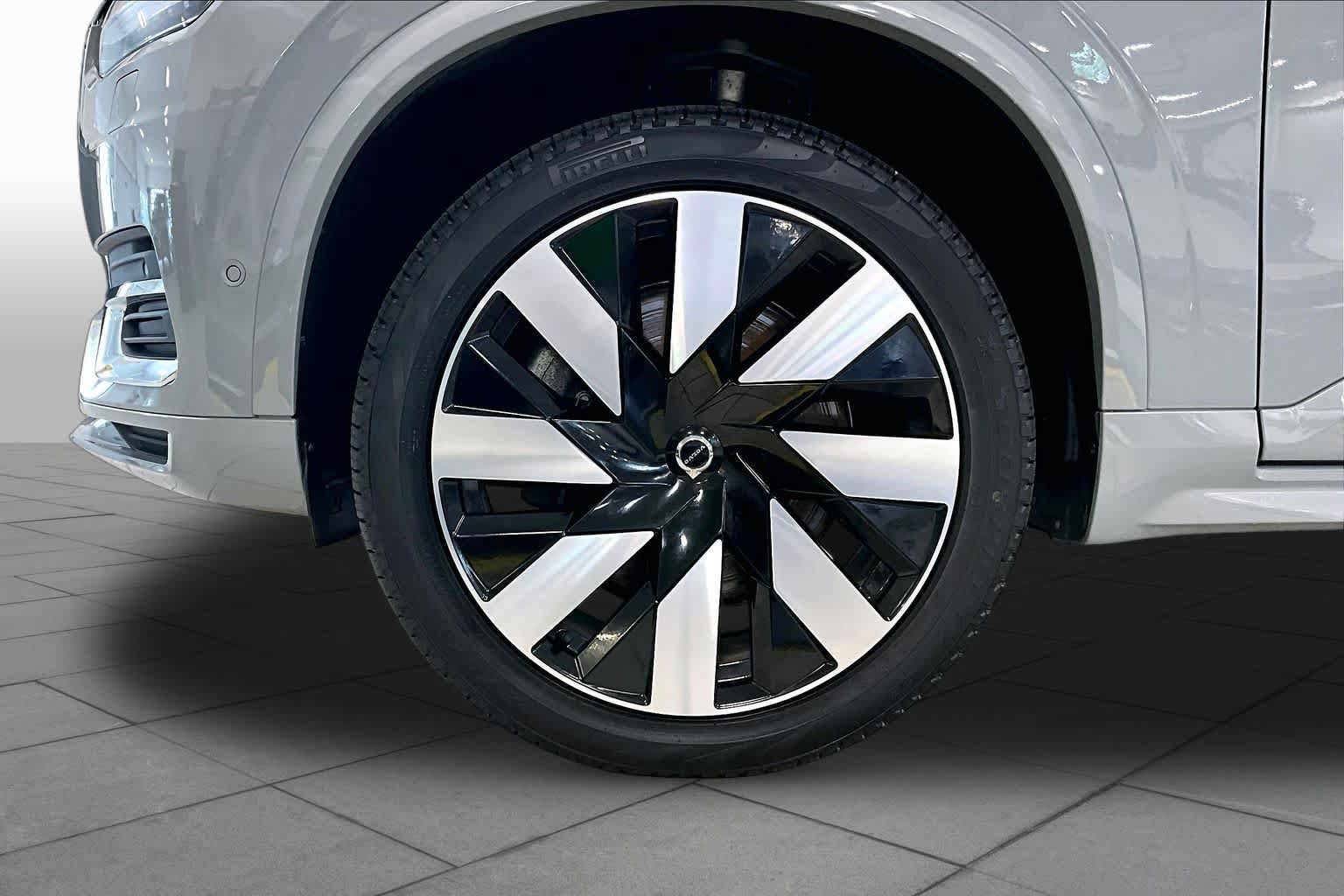 Used 2025 Volvo XC90 T8 Plus w/ Protection Package AWD/4WD image 11