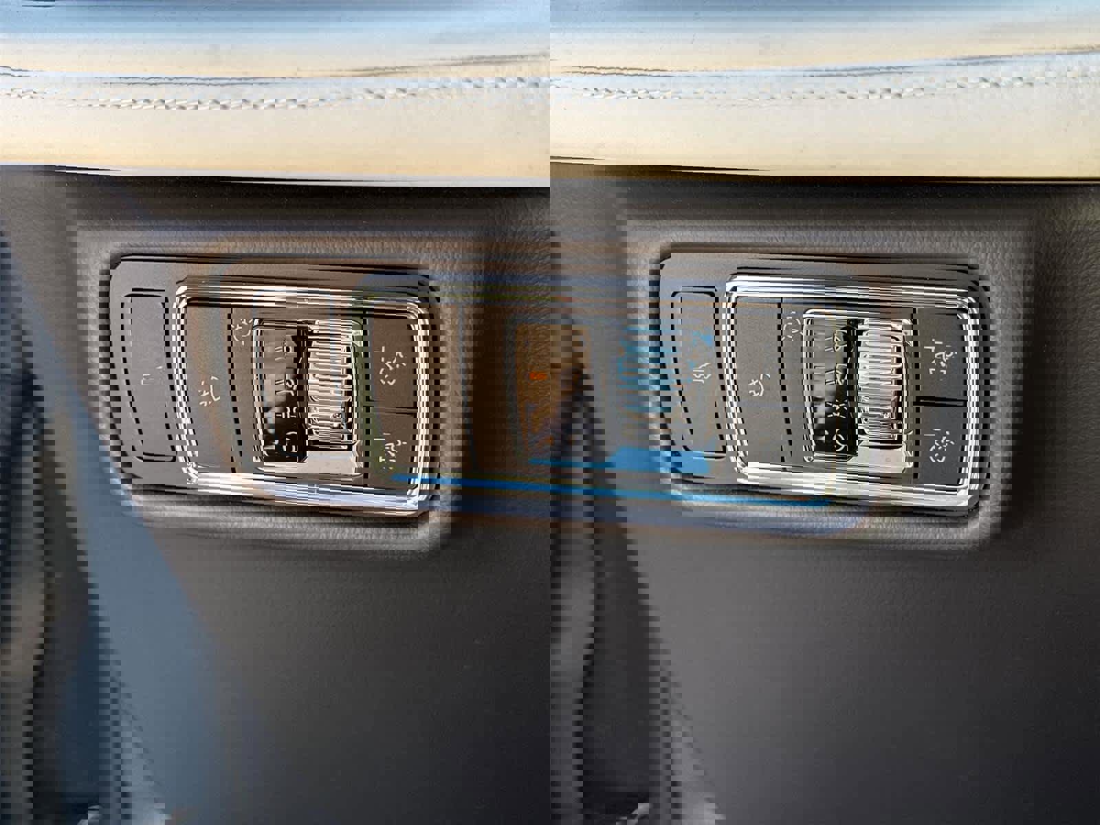 Used 2023 Lincoln Aviator Black Label w/ Dynamic Handling Package image 29