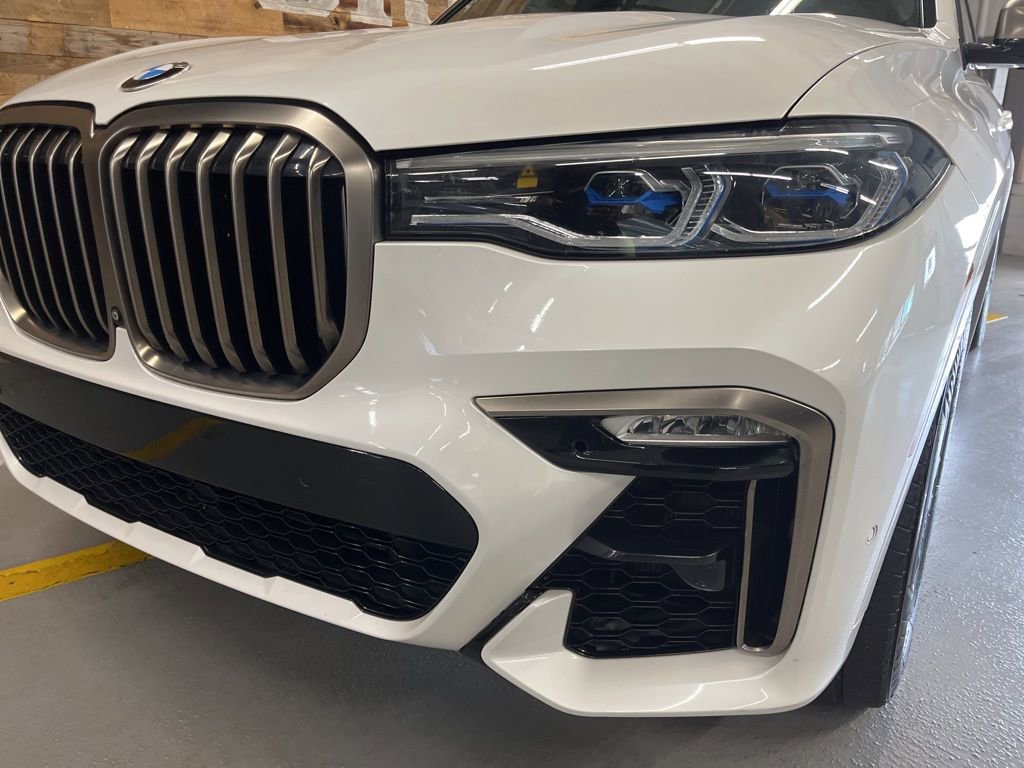 Used 2021 BMW X7 M50i w/ Executive Package image 10