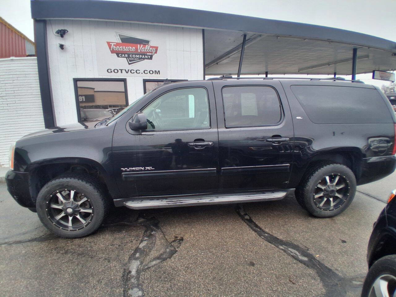 Used 2013 GMC Yukon XL SLT w/ SLT-2 Equipment Package image 3