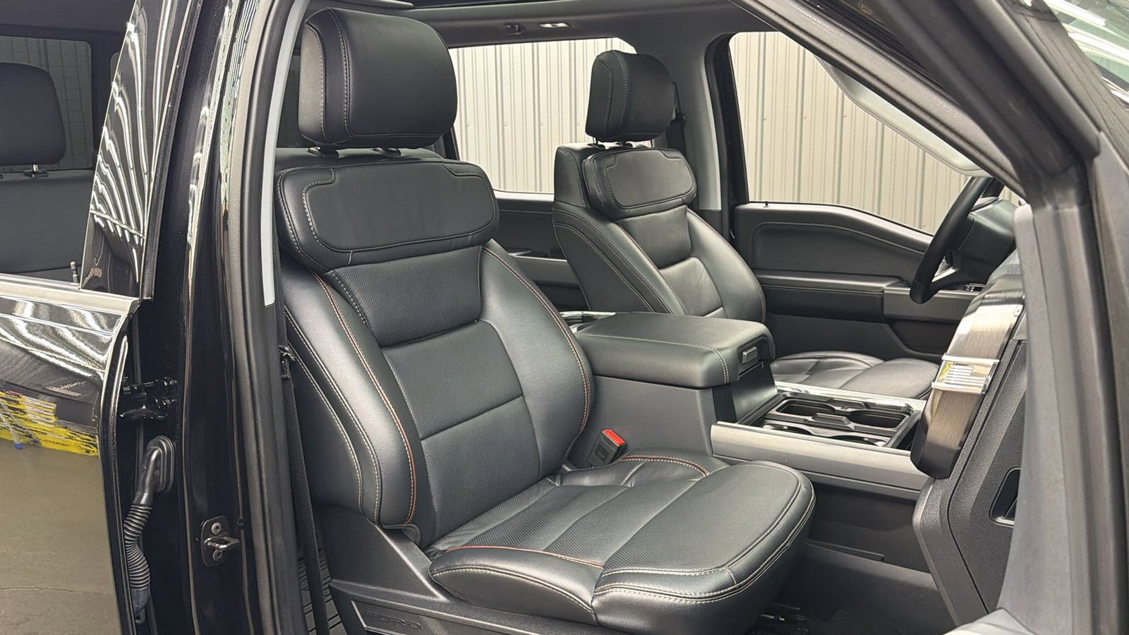 Used 2024 Ford F250 Lariat w/ Lariat Ultimate Package image 38